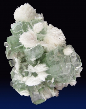 Apophyllite with Scolecite from Jalisgoan, near Jalgoan, Maharashtra State, India [db_pics/pics/apophyllite4b.jpg]