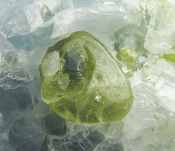 Diopside in Blue Calcite from Kajiado District, Rift Valley Province, Kenya [db_pics/pics/diopside3b.jpg]