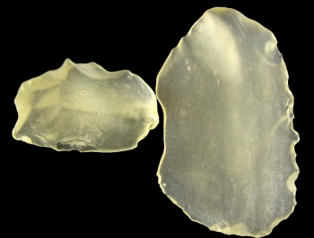 Tektite var. Libyan Desert Glass, paleolithic tools from Gilf Kebir Region, Egypt [db_pics/pics/dsglass5b.jpg]