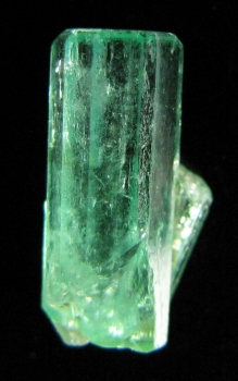 Beryl Var. Emerald from Muzo Mine, Muzo, Vasquez-Yacopí Mining District, Boyacá Department, Colombia [db_pics/pics/emerald4b.jpg]