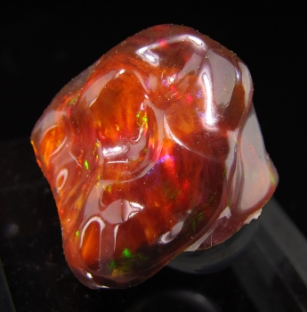 Opal: Rough and Cut from Jalisco, Mexico [db_pics/pics/opal10d.jpg]