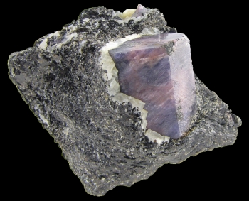 Sapphire in Schist from Zazafotsy Quarry (Amboarohy), Ihosy District, Horombe Region, Fianarantsoa Province, Madagascar [db_pics/pics/sapphire1b.jpg]