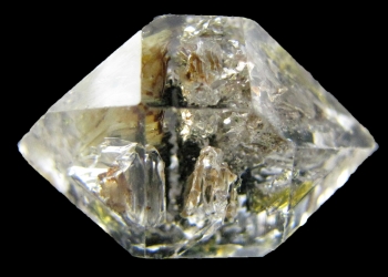 Quartz with petroleum inclusions from Zhob Baluchistan, Pakistan [db_pics/pics/Quartz13d.jpg]