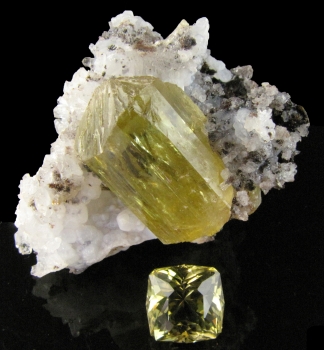 Apatite on Quartz (rough and cut) from Mercado Mine, Durango, Mexico [db_pics/pics/apatite4b.jpg]