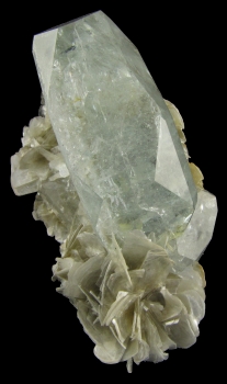 Beryl var. Aquamarine from Xeubaoding Mine, Pingwu Co., Sichuan Province, China [db_pics/pics/aqua5e.jpg]