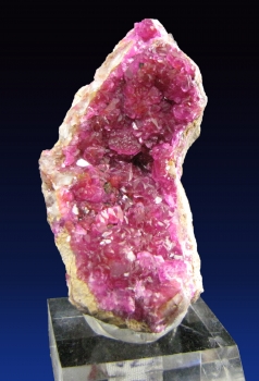 Calcite Var Cobaltian from Katanga (Shaba), Democratic Republic of Congo [db_pics/pics/calcite8b.jpg]