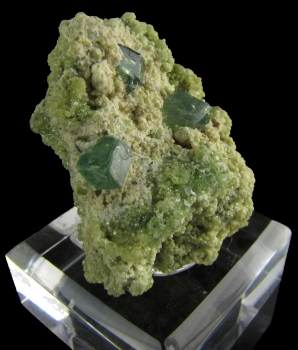 Garnet var. Demantoid from Ambanja Dist., Diana Region, Antsiranana Prov., Madagascar [db_pics/pics/demantoid6c.jpg]