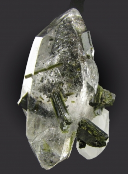 Epidote with Quartz from Capelinha, Minas Gerais, Brazil [db_pics/pics/epidote2a.jpg]