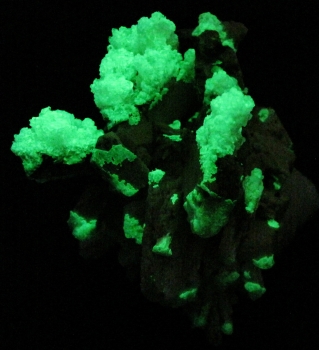 Feldspar with Hyalite Opal from Erongo Mountains, Erongo Region, Namibia [db_pics/pics/opal4d.jpg]