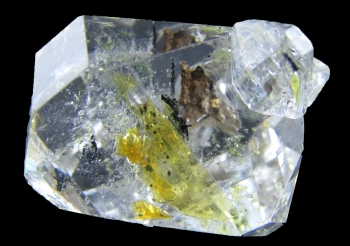 Quartz with petroleum inclusions from Zhob Baluchistan, Pakistan [db_pics/pics/quartz10a.jpg]