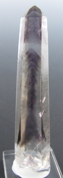 Quartz var. Amethyst phantom from Ambatofinandrana, Madagascar [db_pics/pics/quartz14a.jpg]