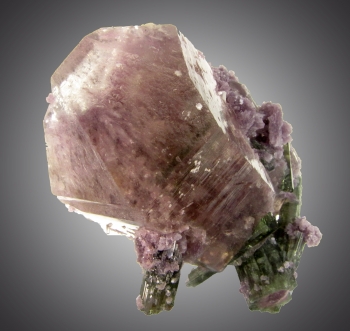 Quartz w/ Tourmaline and Lepidolite from Pederneira Mine, Sao Jose Da Safira, Minas Gerais, Brazil [db_pics/pics/quartz22a.jpg]