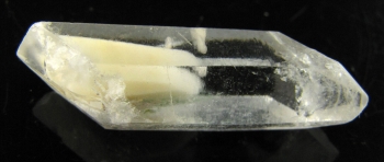 Quartz w/ phantom from Betafo, Madagascar [db_pics/pics/quartz44c.jpg]