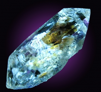 Quartz with petroleum inclusions from Zhob Baluchistan, Pakistan [db_pics/pics/quartz50e.jpg]