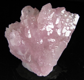 Quartz Var. Rose from Lavra da Ilha Pegmatite, Taquaral, Itinga, Aracuai, Minas Gerais, Brazil [db_pics/pics/rose3c.jpg]