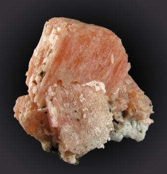 Serandite w/ Leifite and Aegerine from Poudrette quarry, Mont Saint-Hilaire, Rouville RCM, MontÃ©rÃ©gie, QuÃ©bec, Canada [db_pics/pics/serandite2b.jpg]