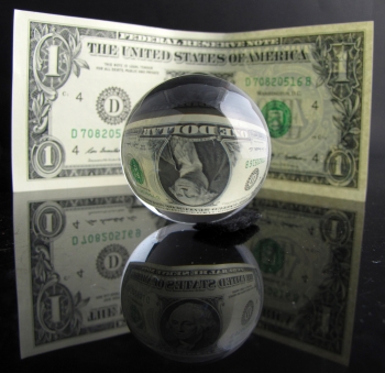 Optical Quartz Sphere from Minas Gerais, Brazil [db_pics/pics/sphere1c.jpg]