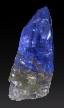 Zoisite var. Tanzanite from Arusha, Merelani, Tanzania [db_pics/pics/tanzanite1c.jpg]