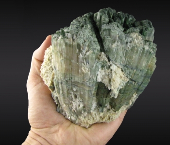 Tourmaline Var Elbaite from Mt. Mica, Paris, Maine [db_pics/pics/tourm20e.jpg]